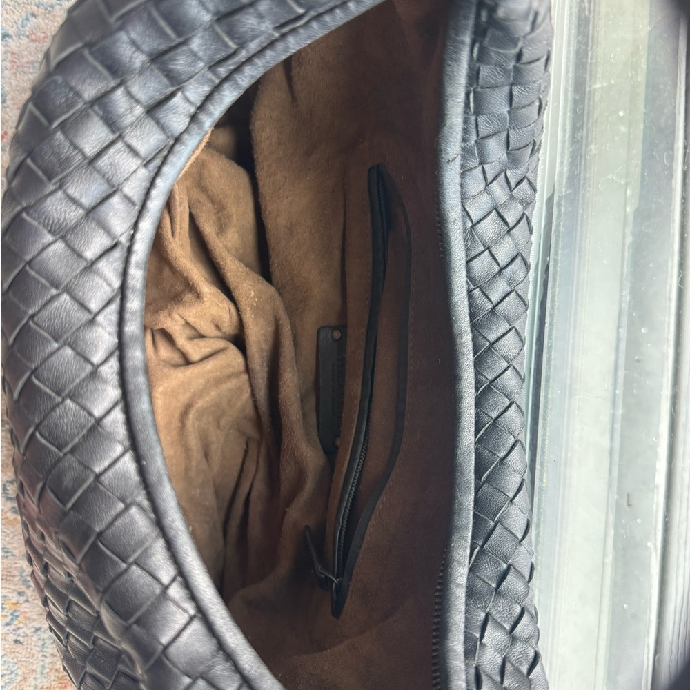 Bottega Veneta Medium Hobo Black - Picture 9 of 15